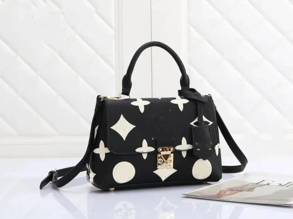 Designer Madeleine Collection Bolsas de ombro Logotipo de marca em relevo destacável tira ajustável bolsas de couro grão Bolsas de luxo lady dhgate