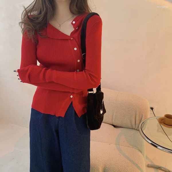 Frauenpullover rot und schwarzer Pullover Herbst Winter Split unregelmäßiges Design Sinn für schlanke elegante Knopfdekoration Bottoming Hemd