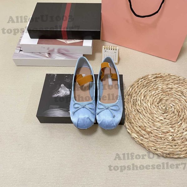 2023 Дизайнер Miu Shoes Ballet Shoes Shoes Load Shoes Boat Flat Bottom Mary Jane Удобная ретро -эластичная полоса Черная детская голубая принцесса повседневная обувь