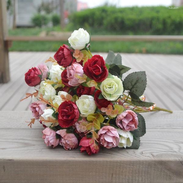 Декоративные цветы 1pc корейский стиль рука невесты с цветочным букетом симуляция роза украшения картин