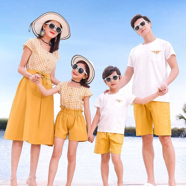 Abiti coordinati per la famiglia Abiti coordinati per la famiglia Abito estivo per mamma e figlia T-shirt in cotone per papà figlio + pantaloncini Vacanza in spiaggia Abbigliamento coordinato per coppie