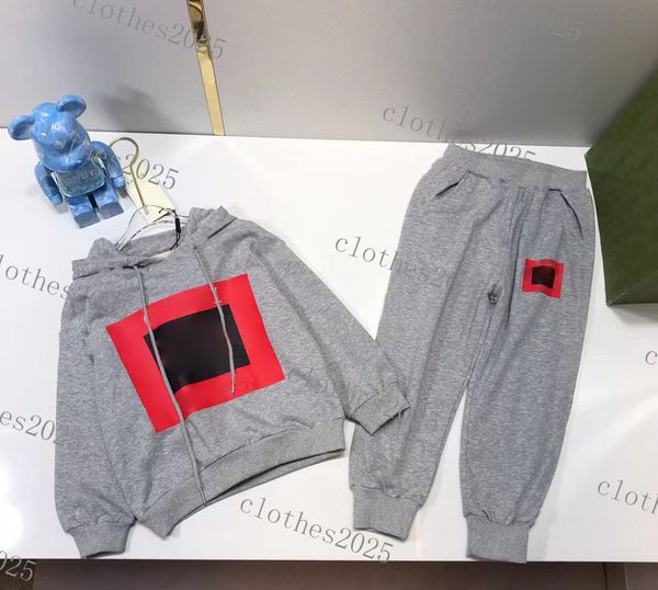 designer casual per bambini set di abbigliamento per lettere stampe ragazzi giunl giacca cappotto da pista da pista per bambini a manica lunga abito con cappuccio con cappuccio per bambini 2023 marchio top abbigliamento sportivo