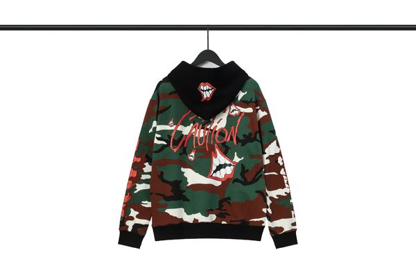 Erkek Hoodies Sweatshirts Matty Boy Eşleştirme Kamuflaj Sanskrit Dudak Baskı İşlemeli Amerikan High Street Kapüşonlu Sweatshirt 230810