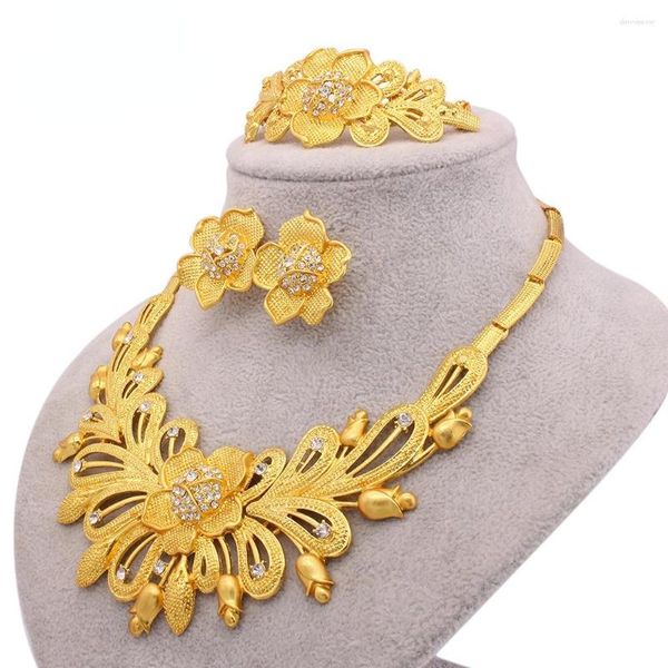 Halskette Ohrringe Set Dubai Braut 24K Gold plattiert Schmuck Saudi -Arabien Ring Ohrring Armband Vier -Stück Brasilianische Hochzeitsgeschenk