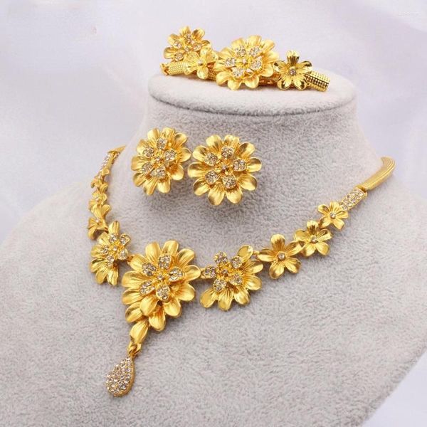 Серьги по ожерелью набор Dubai 24K Gold Lewelry Jewelry Jewelry African Bridal Cring Bracelet четыре пьесы бразильский свадебный подарок на день рождения