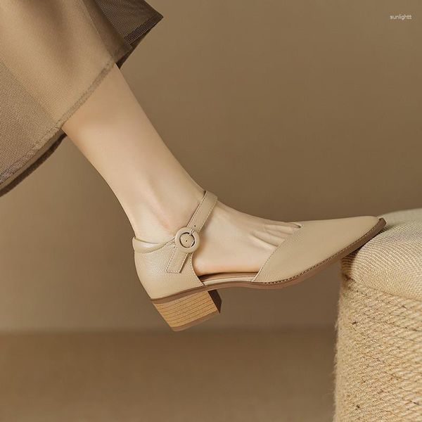 Отсуть обувь 2023 Женщины с закрытыми пальцами на высокие каблуки Краткая пряжка