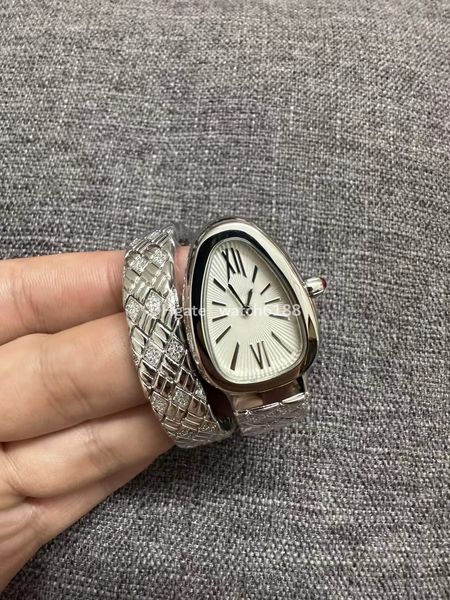 Relógio feminino da moda com personalidade única emparelhada com um design convexo de correia de ovo cortado, que combina com os pulsos femininos femininos em relógios de aço inoxidável