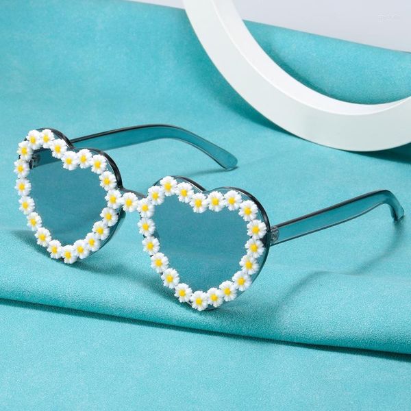 Güneş gözlükleri 1 çift moda moda yırtıcı mor kalp şekilli çiçekler, açık çerçevesiz tasarımlar yaratıcı renkli gözlükler uv400