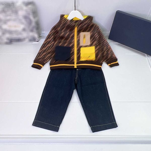 Nuovo Designer Designer vestiti Fashion Child Autumn Set di dimensioni 100-160 cm 2 pezzi Multi Pocket Decorative Hooded Giacca e jeans