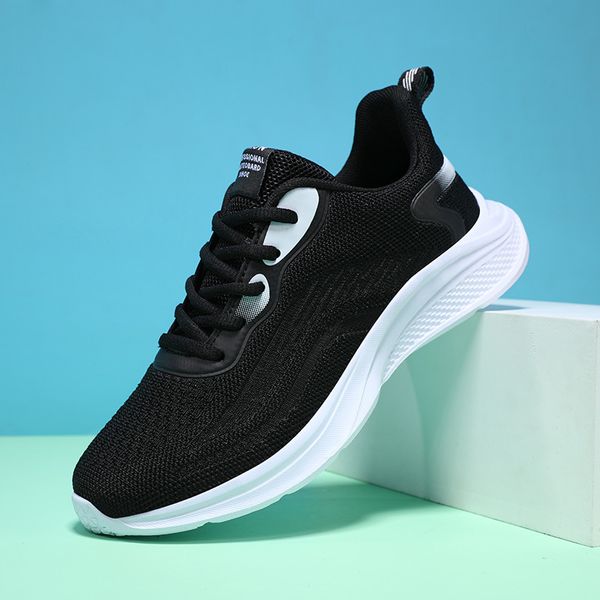 Kostenloser Versand Neues Produkt atmungsaktives Frauen -Laufschuhe Schwarz weißes lila Mesh Mode leichte trendige Outdoor -Sportschuhe