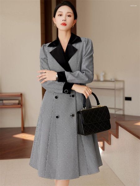 Frauenanzüge Plaid Trench Coat Herbst 2023 Hochwertiger Bohrer Langschlug Doppelbrustblazer Windbrecher Frauen Kleid Z2555