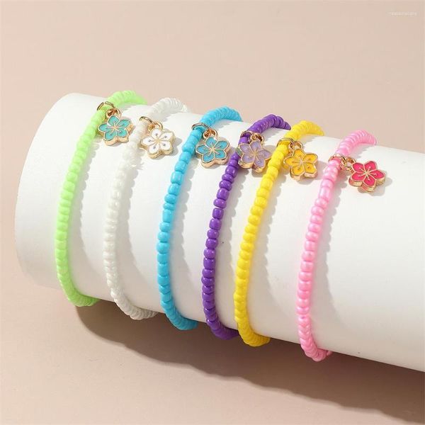 Strand Bohemian gefärbter Perlenarmband Kinder täglicher Handschmuck Mädchen Süßes kleines Blütenheizt einstellbarer Großhandel Großhandel