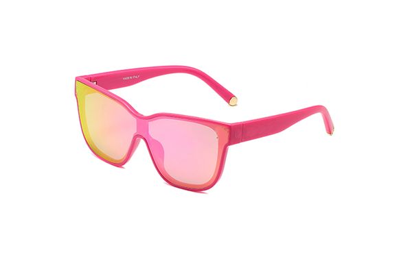 1pcs Summer Man Fashion Outdoor Пластиковая рама Серебряные солнцезащитные очки Женщины, путешествующие квадратным вождением солнечные очки унисекс, велосипедные очки бабочки