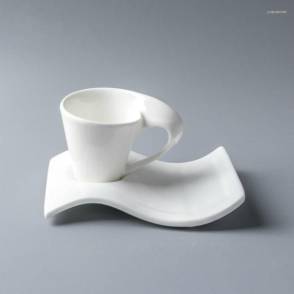 Cups Saucers Est Design 80 ml Wellenknochen China Kaffeetasse und Untertassen -Set alle weißen gehobenen türkischen Cafés Becher Latte Cappuccino Espresso Teetasse