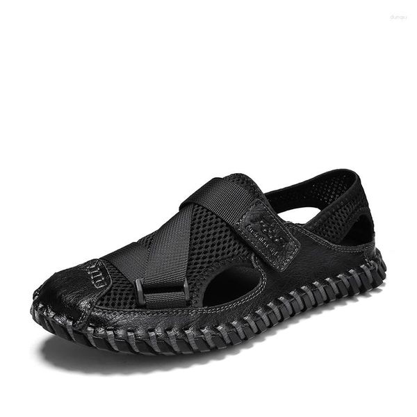 Couro S Sandálias de Trend Sandals Sapas de praia Versátil Slippers ao ar livre Esportes casuais planos grandes sapatos de sandália esportes bailimes veráteis