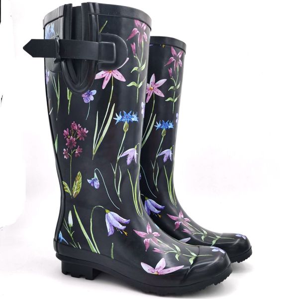 Stivali più dimensioni Donne Fashion High Tubo Rain Stivali Flower Water Scarpe impermeabili scarpe in gomma con spola spessa stivali da pioggia 35-42 230812
