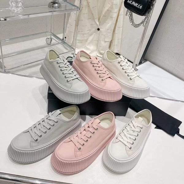 Piccole scarpe bianche in pura pelle per il commercio estero, scarpe da donna allacciate con punta tonda, casual e versatili, con suola spessa, di fascia alta