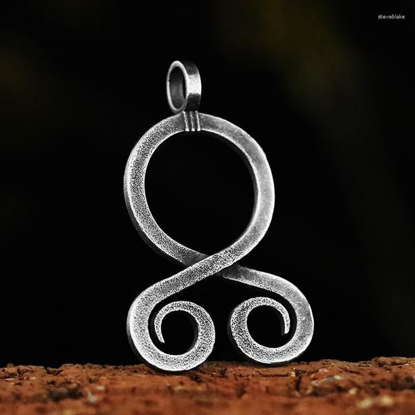 Подвесные ожерелья продают 2023 S Design Retro Color Viking Odin Rune Ожерелье с цепью из нержавеющей стали в роли мужчин -подарков