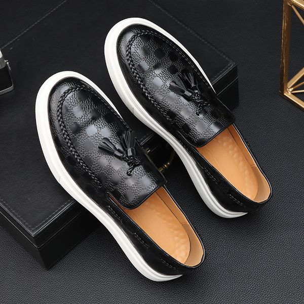 Tênis de vestido Black Men Sapatos Vulcanize Slip-On Sneakers Tassels Tassels Handmade Men Sapatos Tamanho 38-45 230812