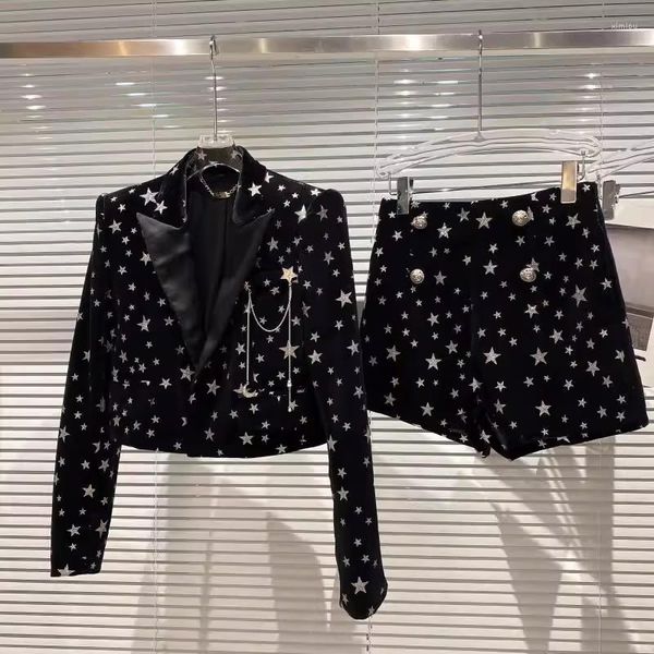 Tils de pista feminina de luxo vintage Cadeia de pinos longos de manga longa Broche de veludo de veludo shorts casuais de 2 peças de 2 peças preto 2023 Autumn feminino moda