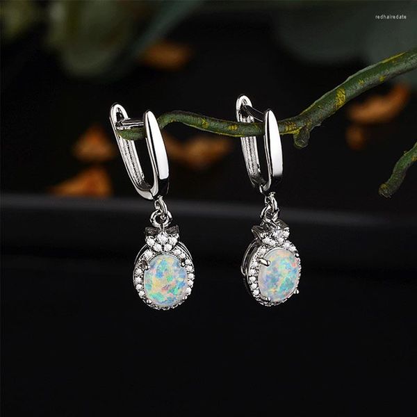Dangle Küpeler Yüksek kaliteli beyaz altın kaplama damla takılar 2023 Modaya uygun sentetik oval opal kadınlar için hediye