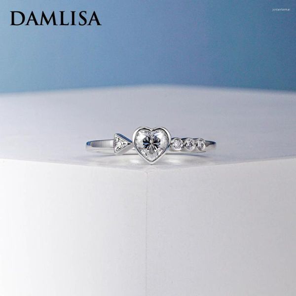 Cluster Rings Damlisa VVS1 0,5CT 5 мм Сердечное кольцо Моассанита для женщин S925 Сплошное серебряное серебряное лаборатория оптом