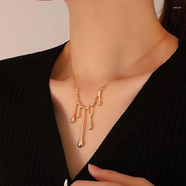 Anhänger Halskette Minimalistische Wassertropfen Halskette für Frauen Liquid Lava Metall Unregelmäßige Halshänger Y2K Accessoires Mode Schmuck Geschenk