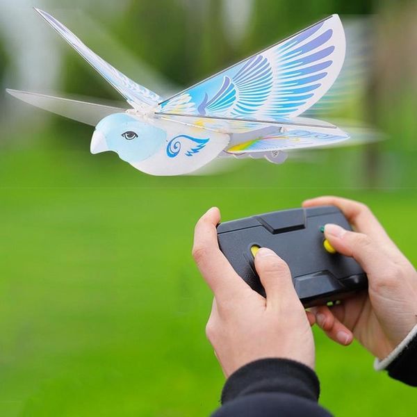 Elektrische Tiere fliegende Vögel elektronische Mini -RC -Drohnen -Spielzeuge Hubschrauber 360 Grad Vogelspielzeug 24 GHz Fernbedienung Ebird für Kinder 230812