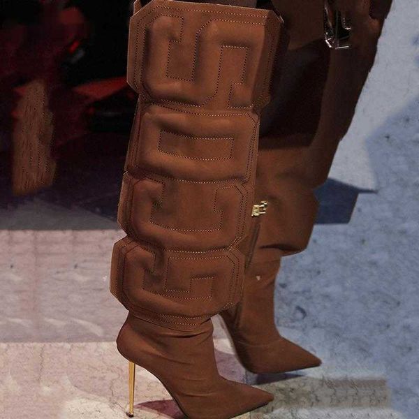Осенние женщины бедра высокие ботинки растягиваются Lycra Ladies Botas Mujer Уникальный куб буквы по взлетно -посадочной полосе железные каблуки Botas Altas Mujer G220720