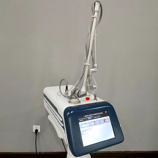 Tragbare CO2 Fractional Laser Machine Stretch Marke Narbe Acne Faltenentferner RF Face Lifting Vaginalanziehungsfraktional CO2