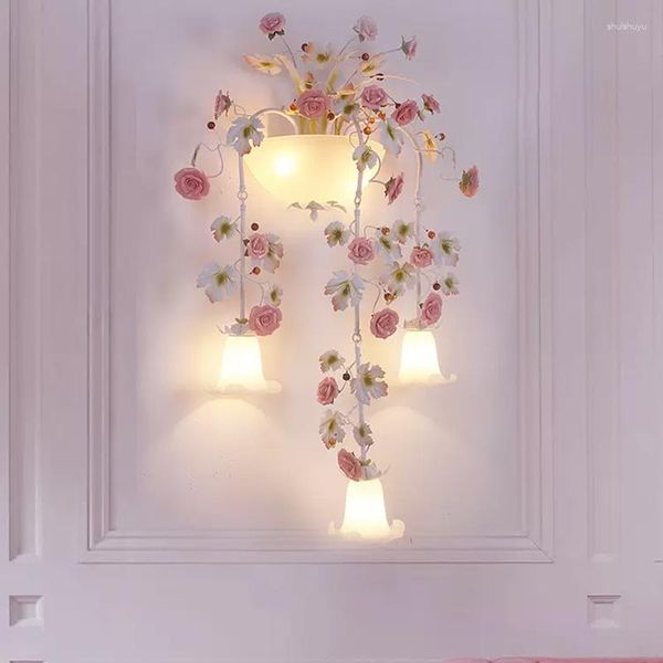 Lâmpada de parede estilo rural flor e grama lanterna de luz criativa de arte criativa quarto de arredores escada de escada de ferro led de ferro de ferro feita à mão