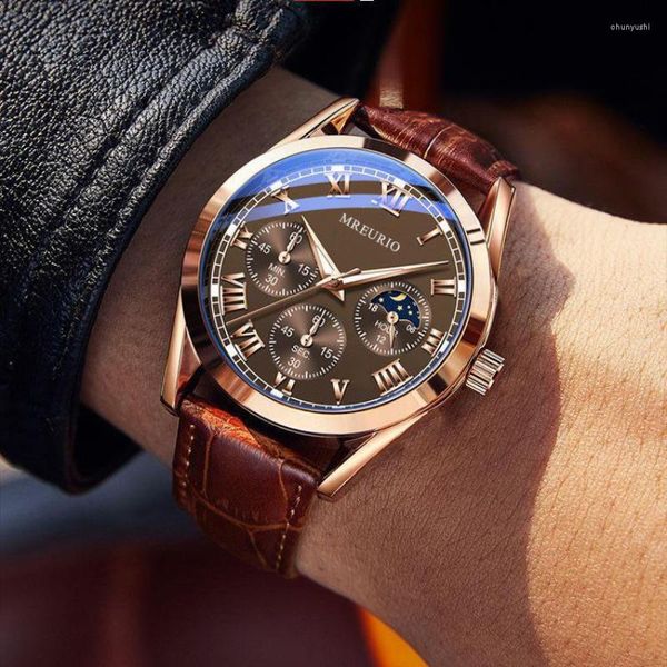 Нарученные часы 2023 бренд мужской кварцевый Quartz Watch Кожаный ремешок фальшивый три глаза роскошной модный бизнес Drop