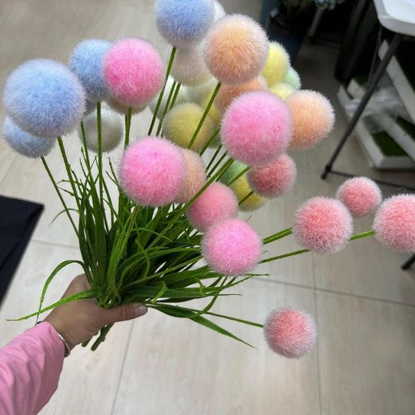 Flores decorativas 5 Cabeça Lançando Hairball Simulação Flor Planta Artificial Plantando Faxo Arranjo Fruta Material Decoração de Jardim de Casamento