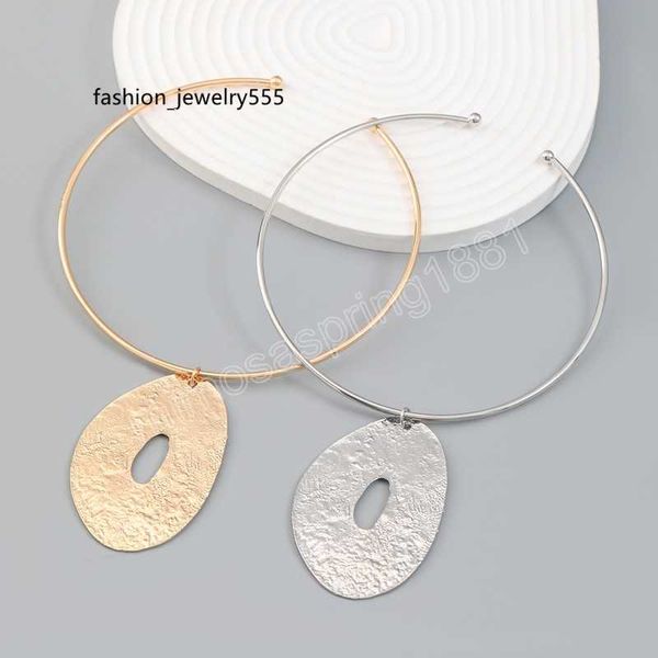 Chokers Fashion Metal Hollow Out Geometrik Kolye Kadınlar Abartılı ve Minimalist Sweater Zincir Zincir Mücevher Aksesuarları