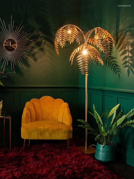 Stehlampen im europäischen Stil Retro Villa Wohnzimmer und El Schlafzimmer Bekleidungsgeschäft Weiches Design Eisenpalmenblattsofa Lampe