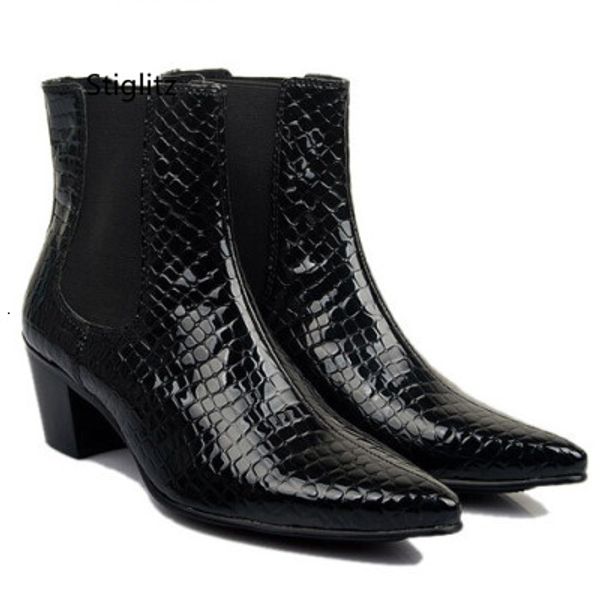 Botas de couro preto de pele de cobra tornozelo com saltos apontados para os homens de moda chelsea deslize no trabalho sapatos de alto sapato 230814