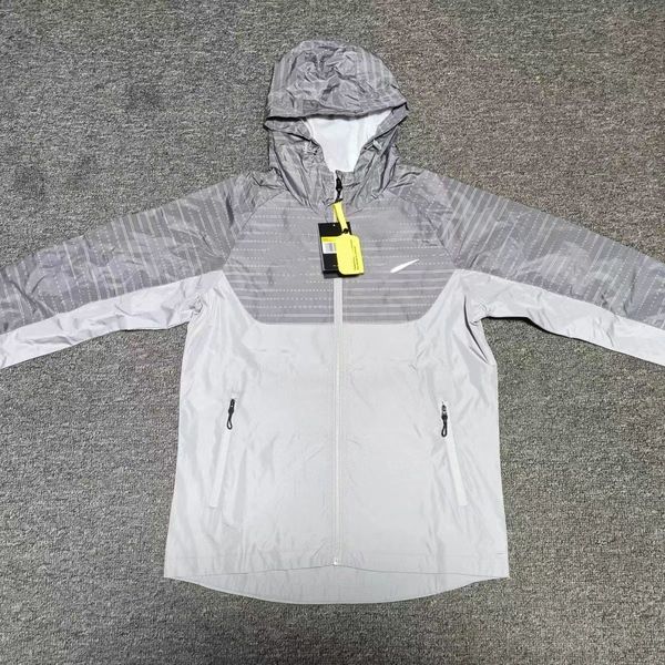 Giacche di design maschile a manica lunga vento windrunner uomini con cerniera piena zipper waterproproof gacca con cappuccio con cappuccio trench addestramento per la protezione solare per la protezione solare turisti