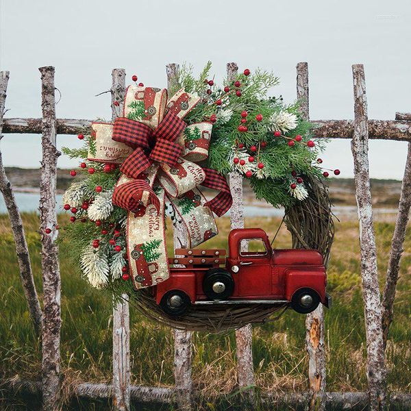Flores decorativas 12 polegadas Christmas Wreath Porta criativa Caminhão vermelho Decorações artificiais de festas artificiais