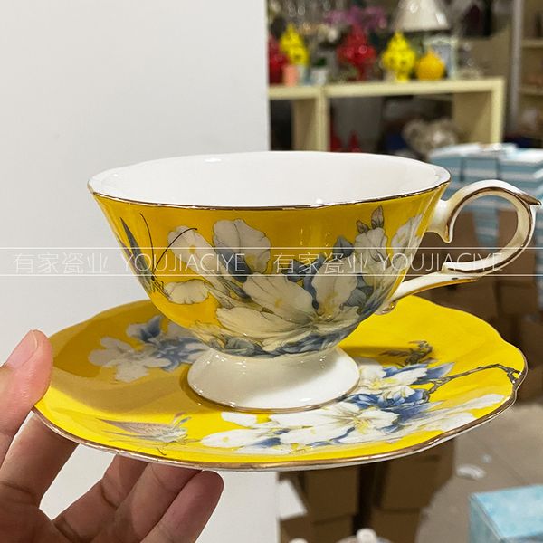 Кружки эспрессо кофейная чашка набор роскошной посуды творческий кость Китай красивый фарфоровой чай kaffeetasse Drinkware 230815