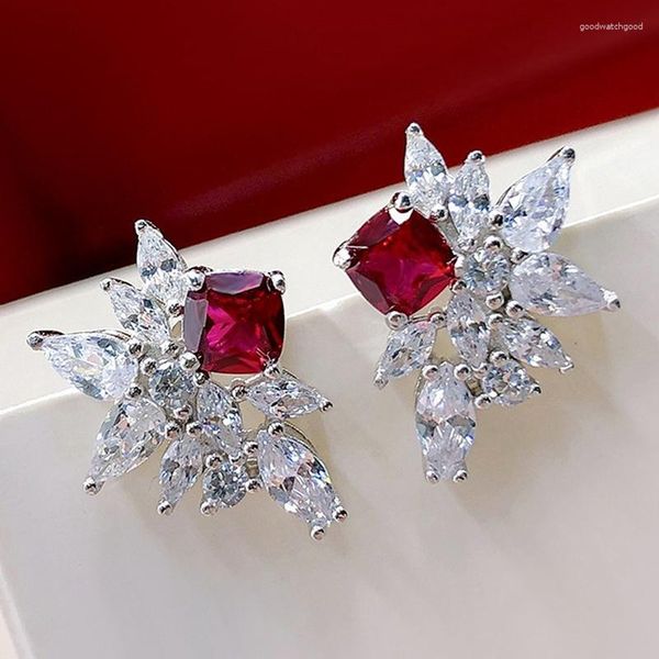 Orecchini per borchie stile Rosso Cubic Zirconia Donne Earcing Piercing Luxury Elegant Lady for Party Fashion Jewelry