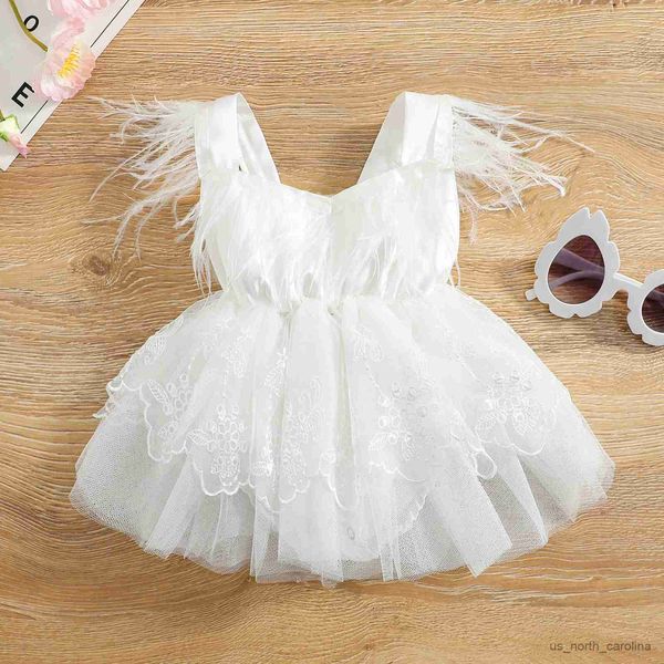 Vestidos de menina meninas meninas roupas de verão Romper mangas com penas de penas de penas decoradas vestido de macacão bordado R230815