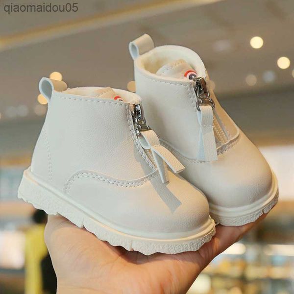 Sneakers Großhandelstatch der modischen Vordere Reißverschluss Baby Kurzstiefel weiche PU Leder Girl Boy Plüsch Winterstiefel Z230815