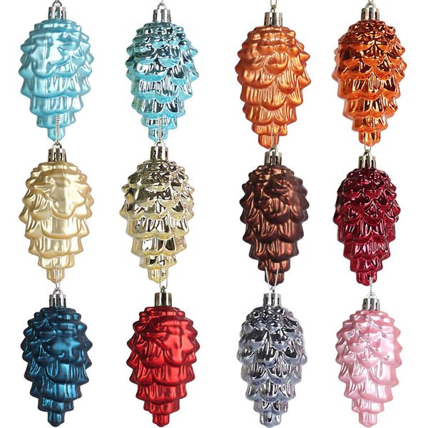 Ornamento di pinecone di Natale 8pcs 9 cm cono in plastica appesa a una decorazione di alberi di Natale dipinta