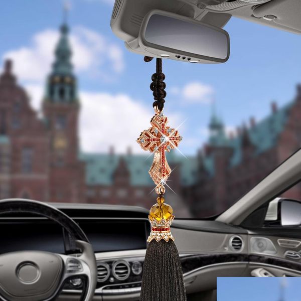 Decorações de interiores Pingente de carro Crystal Diamond Jesus Decoração cruzada Crucifixo móvel espelho retrovisor Christian Decor Hanging Access Dh5dw