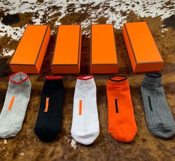 Designer-Luxussocken für Herren, modische Damensocken, lässige Baumwolle, atmungsaktiv, mit Muster bedruckt, 5 Paar Socken mit Box