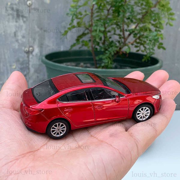 2022 Novo 1 43 Mazda Mazda3 Axela Alloy Modelo de carro Diecasts Veículos de brinquedo Coleção Cole