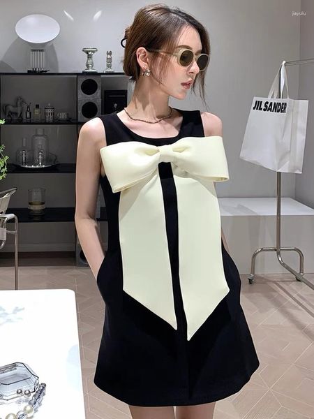 Lässige Kleider französische elegante Mode kleine duftende ärmellose Big Bow Sommerkleid für Frauen 2023 koreanische Büro Dame formelle Mini -Robe