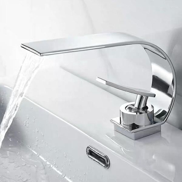 Rubinetti del lavandino del lavandino bianco tazzine cascata creativa curva e miscelatore di acqua fredda lavaggio in acciaio inossidabile inossidabile