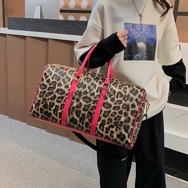 Duffel Bags Leopard Pu Кожаные кусочки женская мода Универсальная туристическая багажная фитнес -сумка большая емкость винтажная недельная сумка на ночь J230815