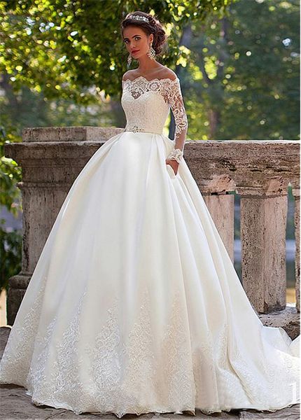 Ball Dresses с длинными рукавами аппликация от плеча кружевного кружев